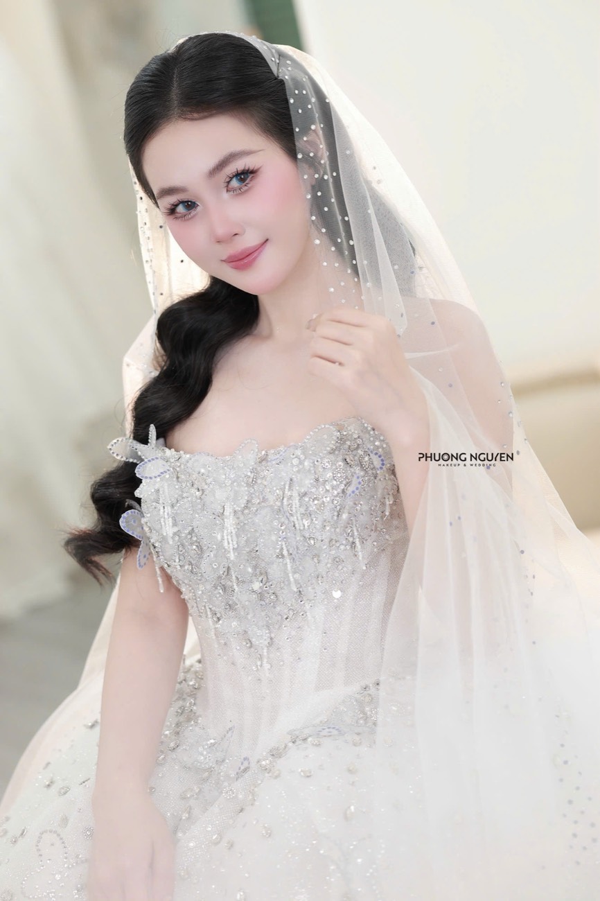Cô dâu trong váy cưới lộng lẫy tại Phương Nguyễn Studio Củ Chi