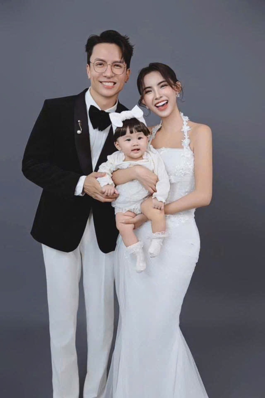 Chụp ảnh gia đình và baby